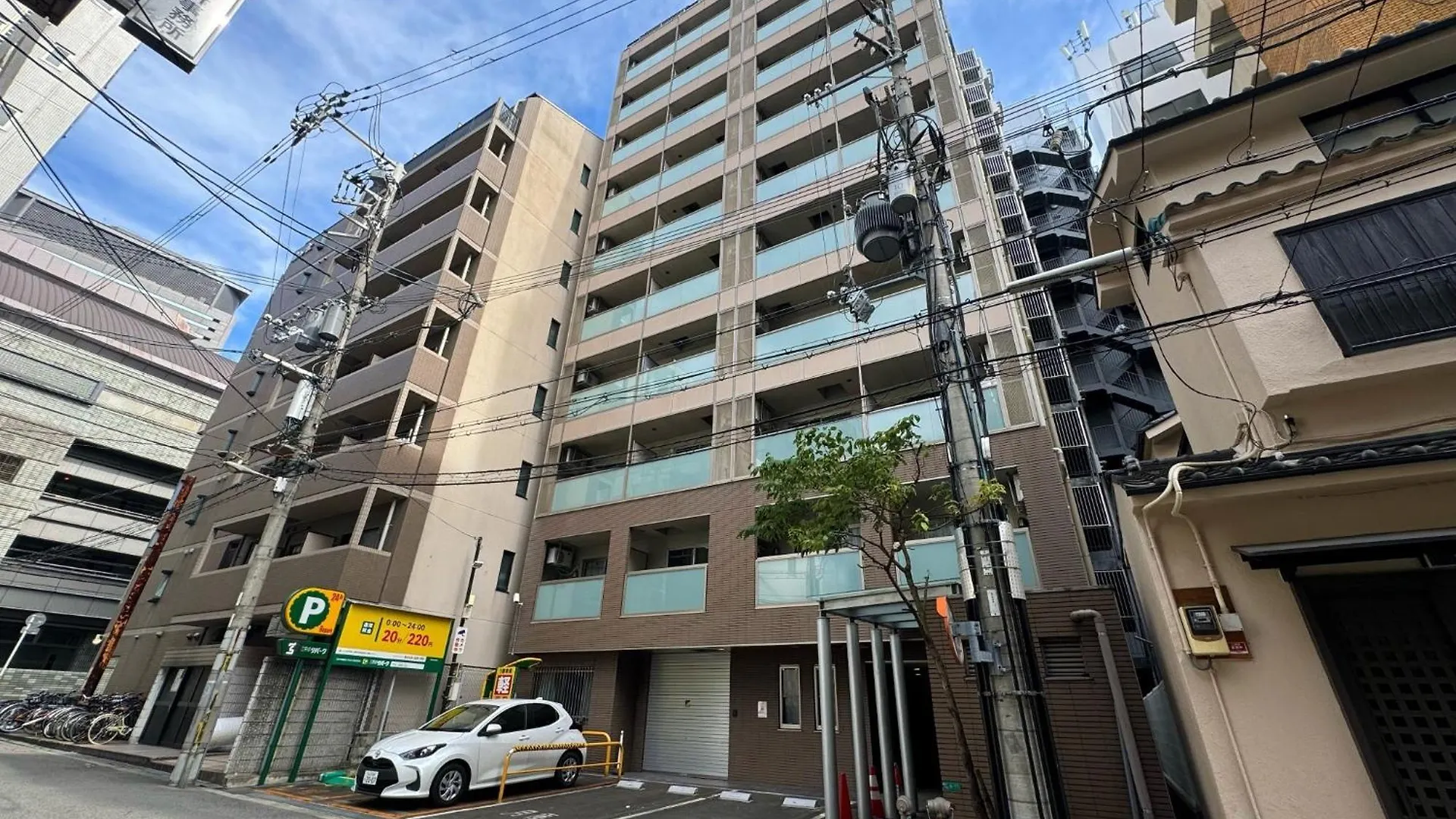 Apartment Crystal Court Namba 204, 402, 704, 801, 802, 902 - Vacation Stay 18807 Osaka